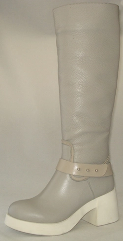 Женские кожаные сапоги серые 28066 оптом